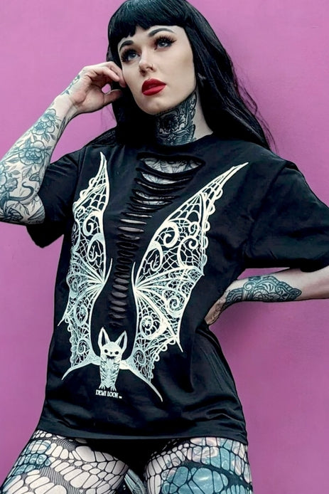 Lace Wing Slashed Boyfriend Tee Large - Demi Loon