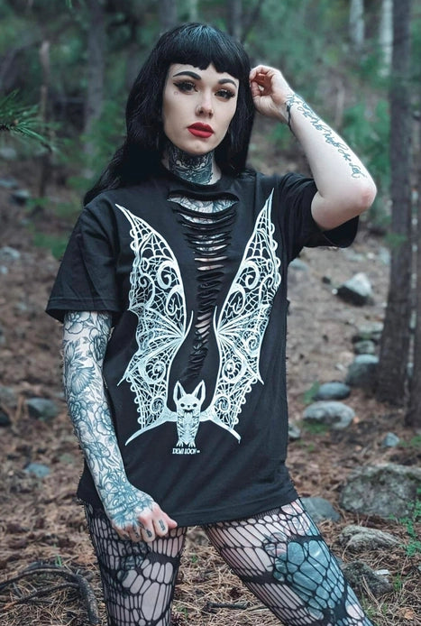 Lace Wing Slashed Boyfriend Tee Large - Demi Loon